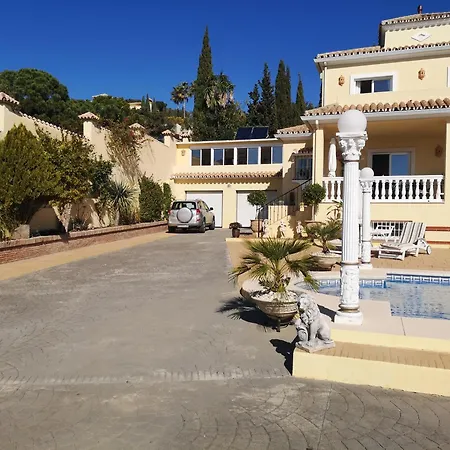 Roca Caravan Estepona